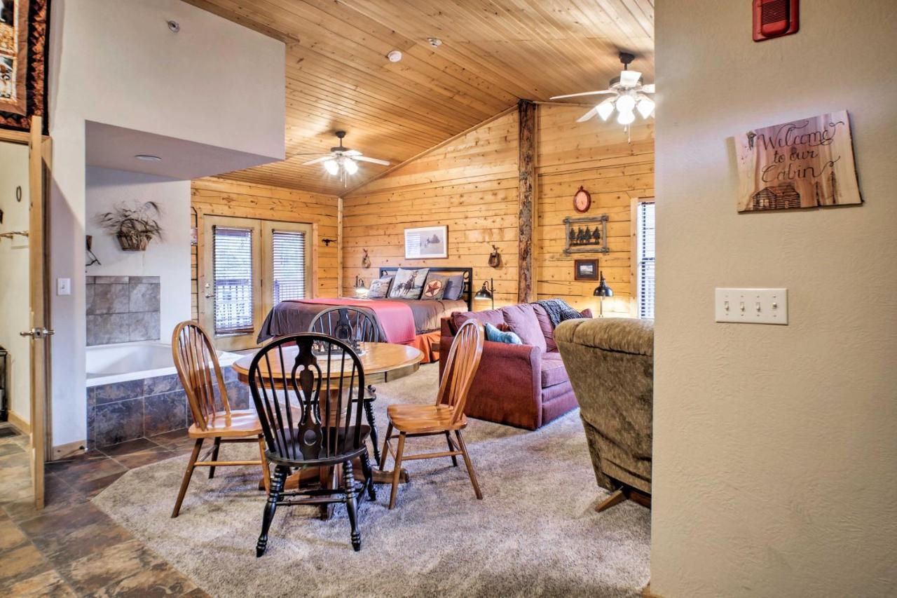Cabin-Style Studio Right Off The Branson Strip! Appartement Buitenkant foto