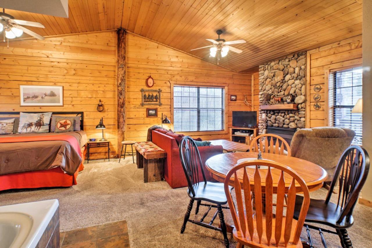 Cabin-Style Studio Right Off The Branson Strip! Appartement Buitenkant foto