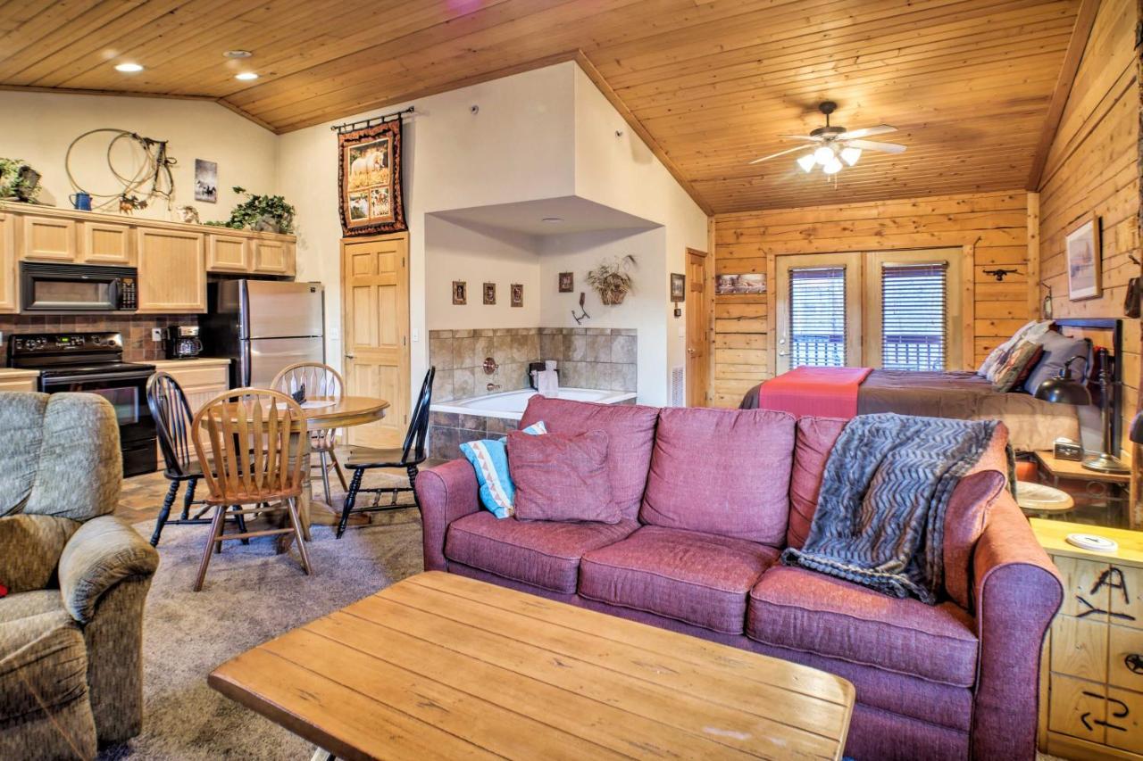 Cabin-Style Studio Right Off The Branson Strip! Appartement Buitenkant foto